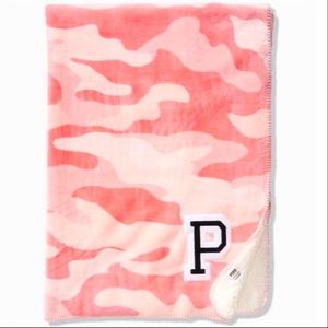 COPY - Pink camo throw blanket
